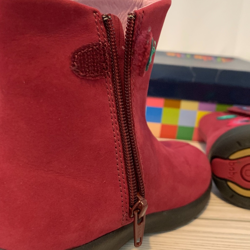 Stride Rite Nubuck Suede Leather Boots W/Embroidered Flowers Size 7W Walking - Picture 10 of 13
